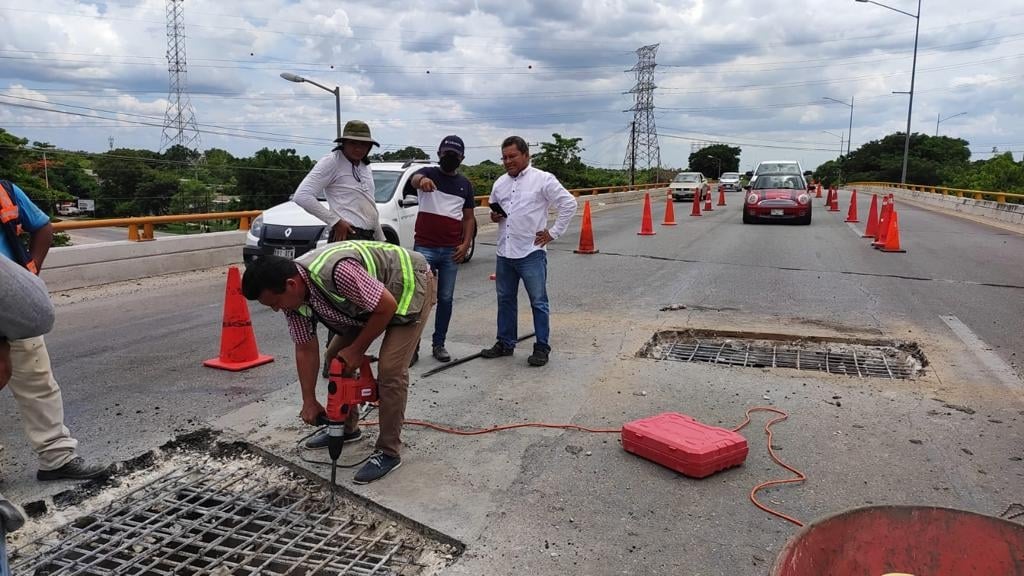 Por reparación cierran carril del cuerpo exterior del puente del Periférico sobre la calle 50