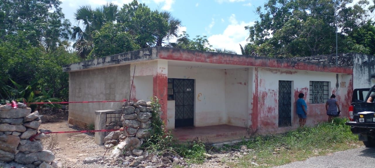 Hallan cuerpo putrefacto dentro de una casa en Dzidzantún, Yucatán