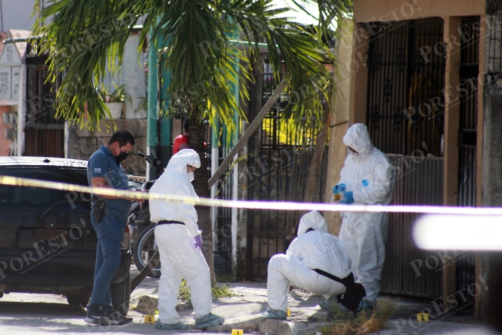 Los casquillos hallados tras el asesinato de la mujer de 68 años en Cancún fueron asegurados por Servicios Periciales de la FGE Quintana Roo