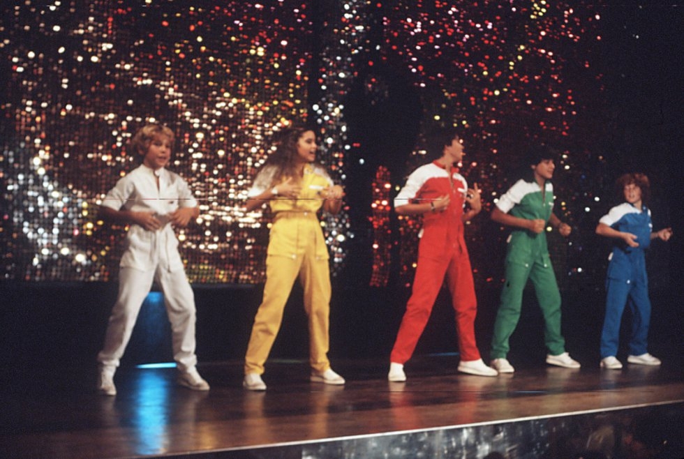 Captan a viajera del tiempo en concierto de Parchis en 1982