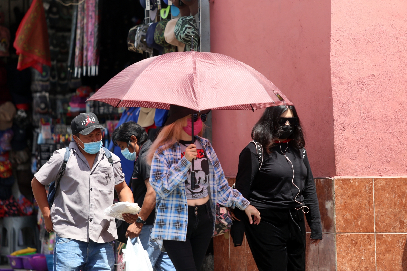 Clima en Mérida: Canal de baja presión provocará lluvias este sábado