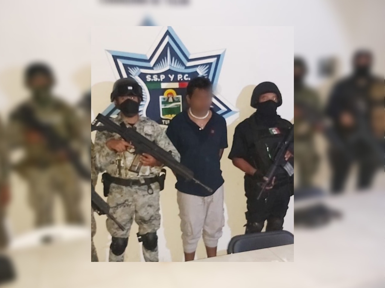 El presunto narcomenudista fue trasladado de Tulum a Playa del Carmen donde fue puesto a disposición de la FGE Quintana Roo