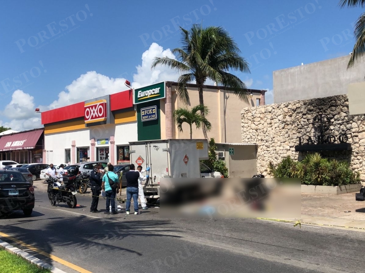 Mueren empleados turísticos tras chocar en la Zona Hotelera de Cancún