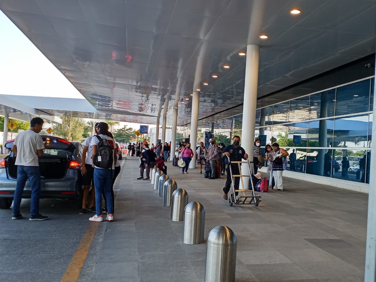 Al interior del aeropuerto de Mérida el servicio de Uber no está disponible