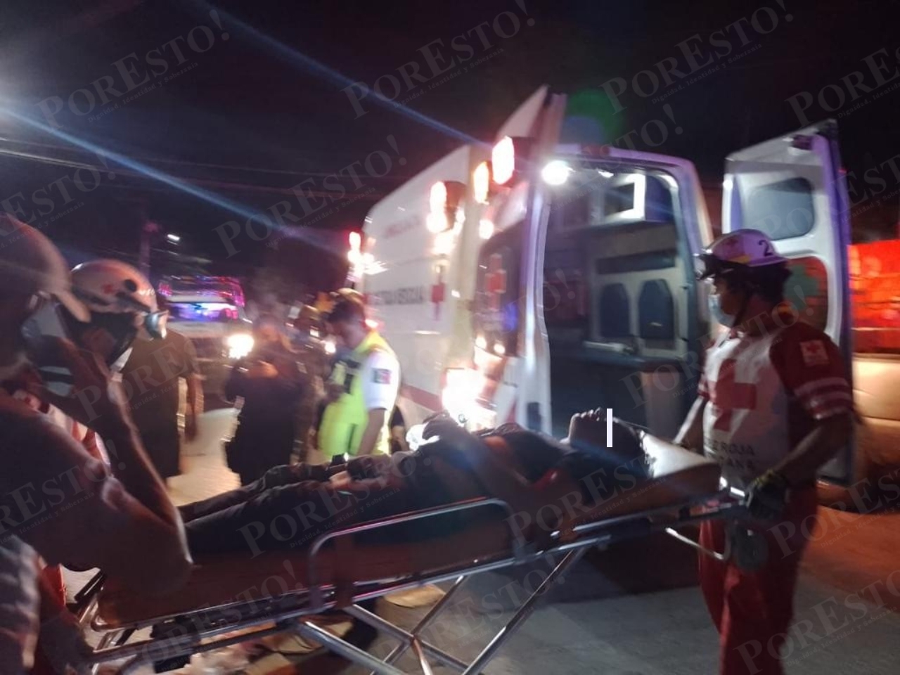 La mujer fue llevada al Hospital General de Cancún debido a las lesiones que presentó tras la volcadura ocurrida en la avenida 'Ruta 4'