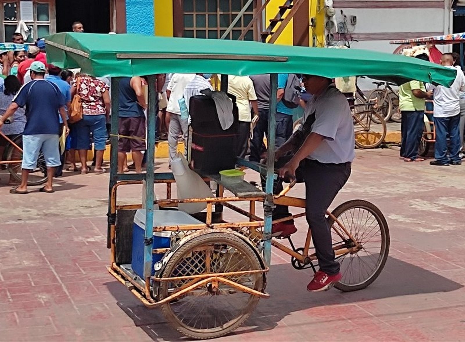 Don Álvaro, 40 años de vender raspados los 365 días en José María Morelos