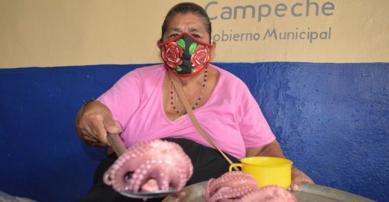 Pulperitas, las mujeres que le dan sabor a la temporada del pulpo en Campeche