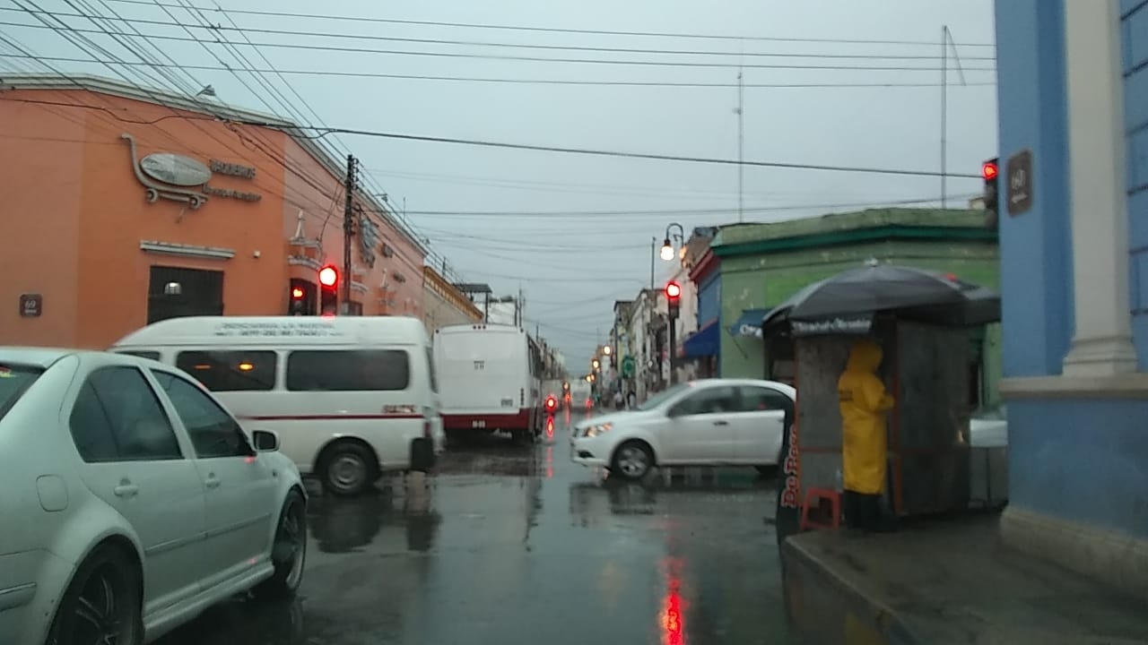 Lluvias de este miércoles inundan las calles del Centro de Mérida: EN VIVO