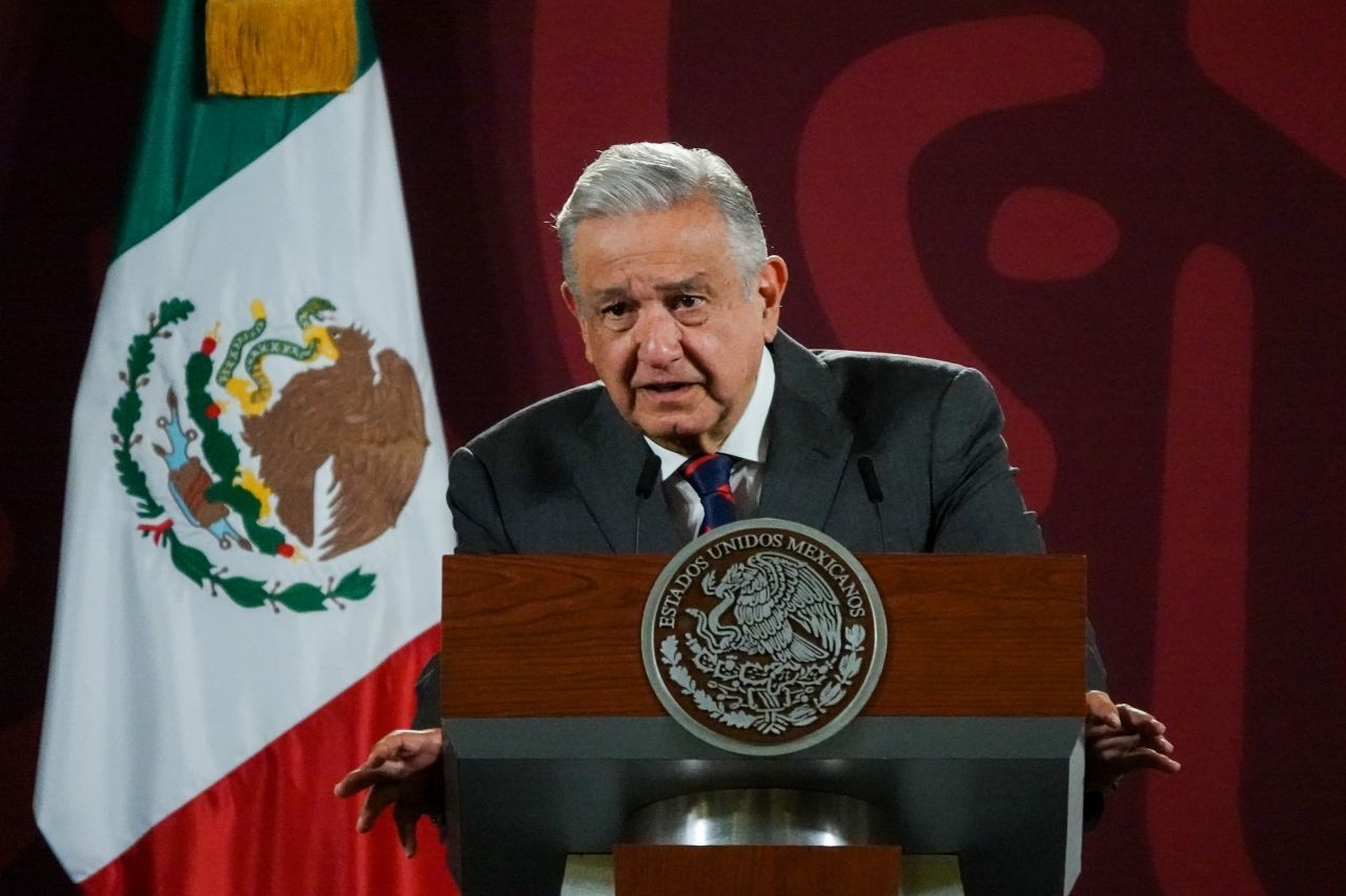 AMLO firma decreto para garantizar abasto de agua en Nuevo León