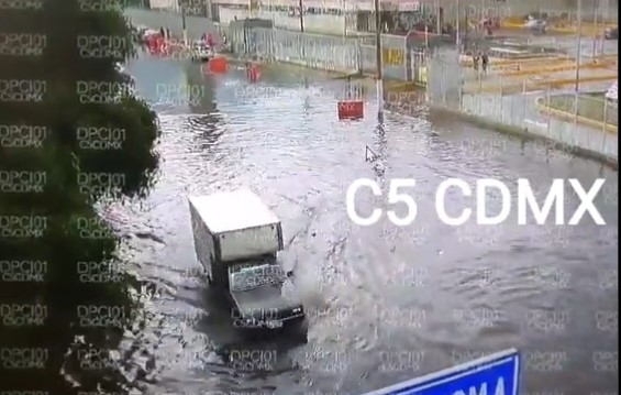 Fuertes lluvias causan afectaciones en la Ciudad de México