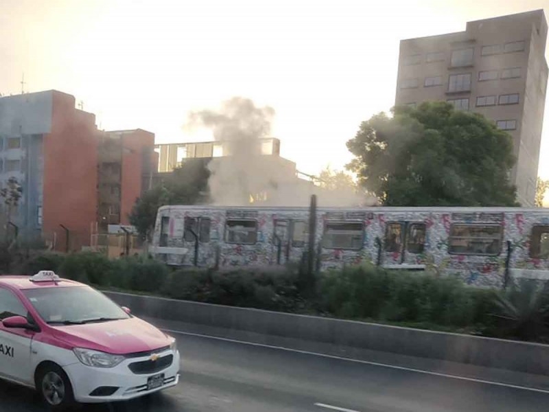 Suspenden servicio en L2 del Metro por cortocircuito; Fiscalía CDMX abre investigación