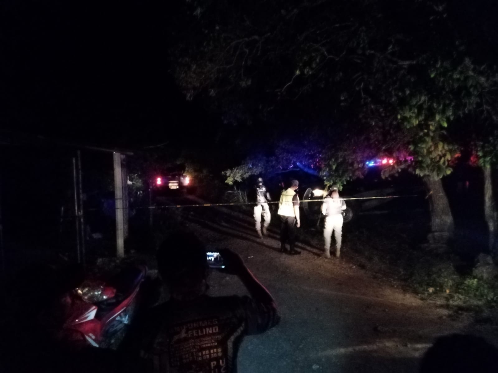 Un labriego reportó a la policía que en un camino de terracería de una unidad citrícola había un hombre con heridas en el rostro