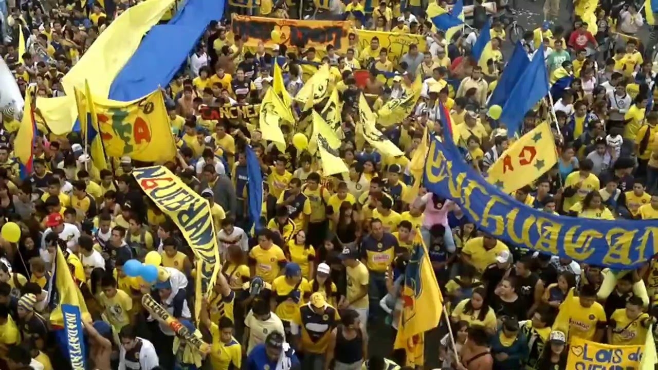 Aficionados del América se agarran a golpes afuera del Estadio Azteca