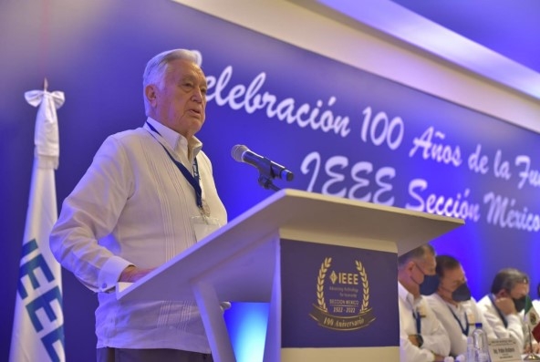 Manuel Bartlett, titular de la CFE, encabezó la celebración del IEEE. Foto: CFE