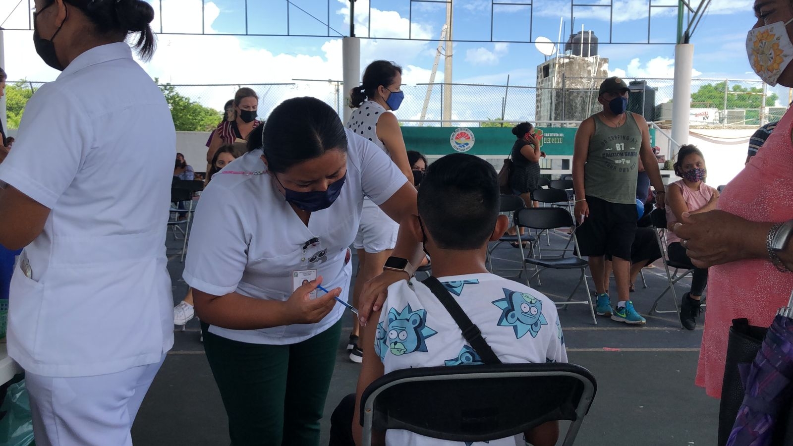 Más de mil adolescentes recibieron la vacuna anticovid en Cancún: EN VIVO
