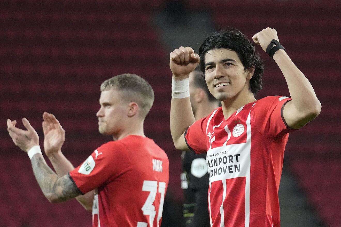 Erick Gutiérrez renueva contrato con PSV Eindhoven hasta 2025
