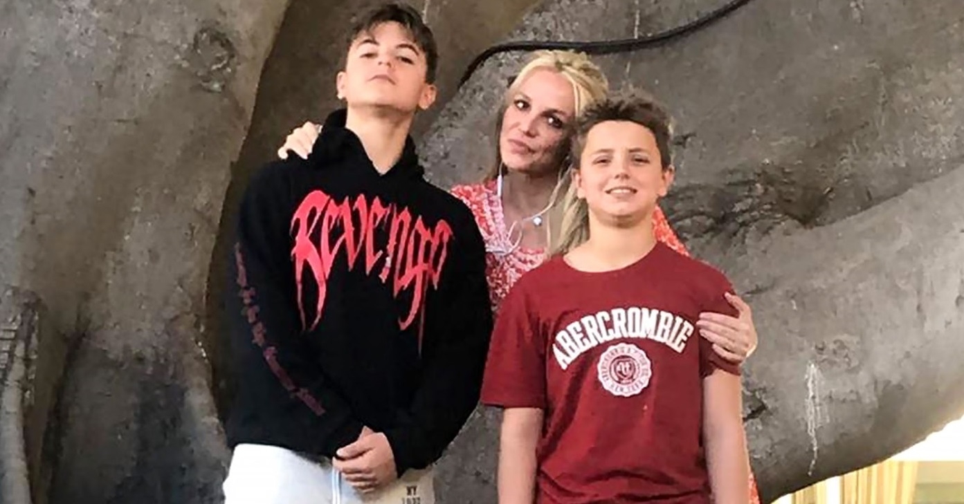 Britney Spears se encuentra alejada de sus hijos, de acuerdo con su exesposo