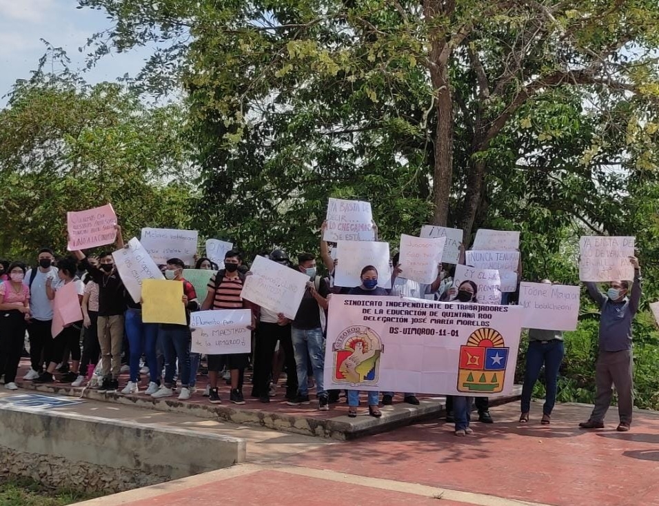 José María Morelos: Trabajadores de la Universidad Intercultural Maya exigen aumento salarial