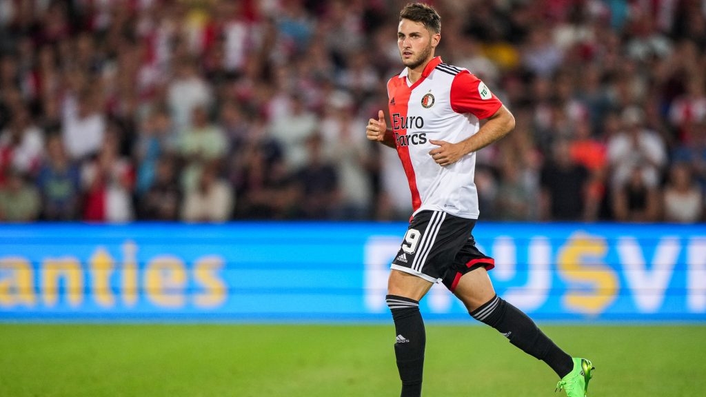 Santiago Giménez está viviendo una etapa en el Feyenoord y este sábado tuvo acción por primera vez