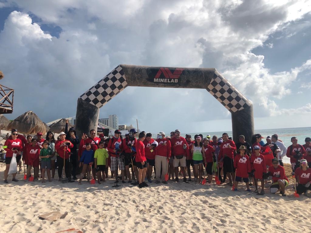 Playa Delfines, en Cancún, recibe a más de 200 turistas nacionales y extranjeros: EN VIVO