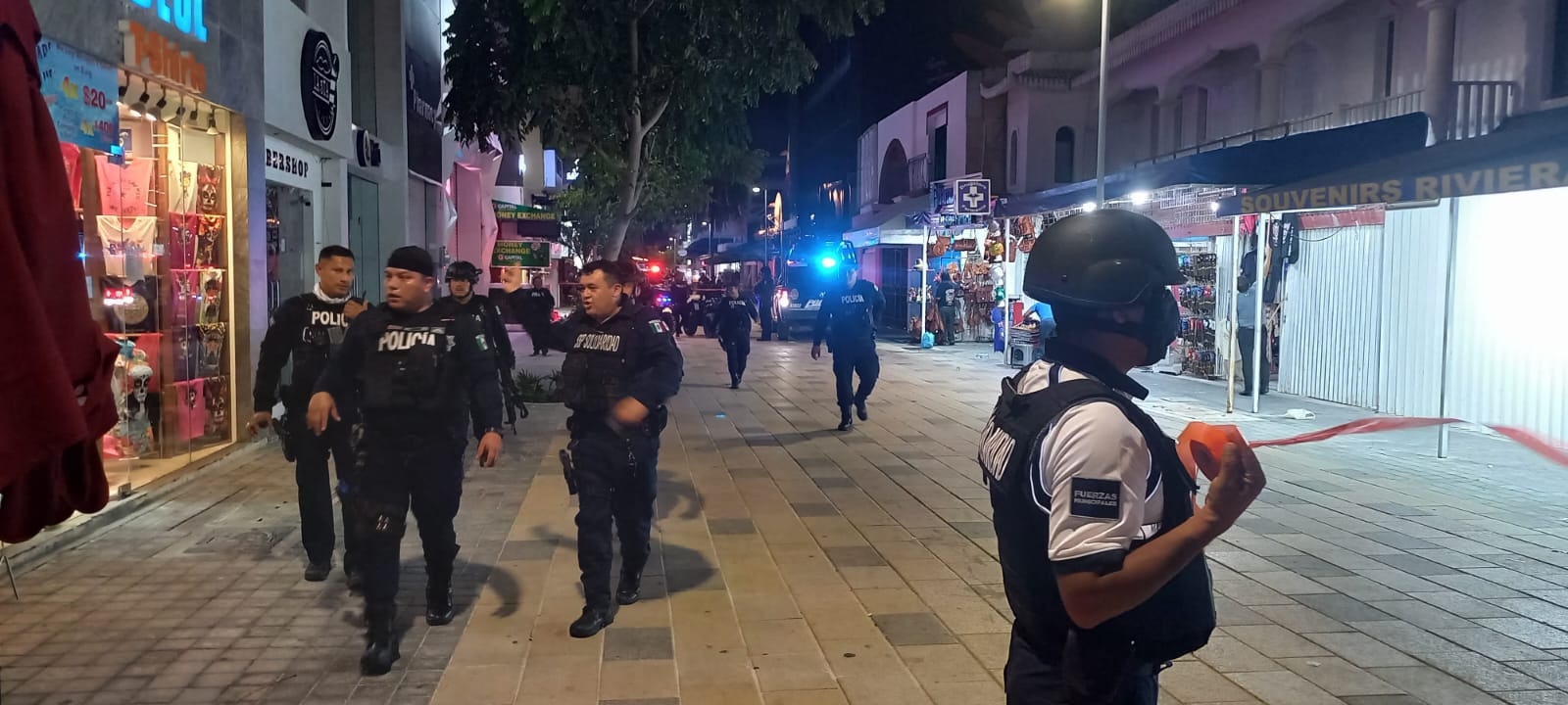 Balacera en un antro de la Quinta Avenida deja como saldo dos heridos