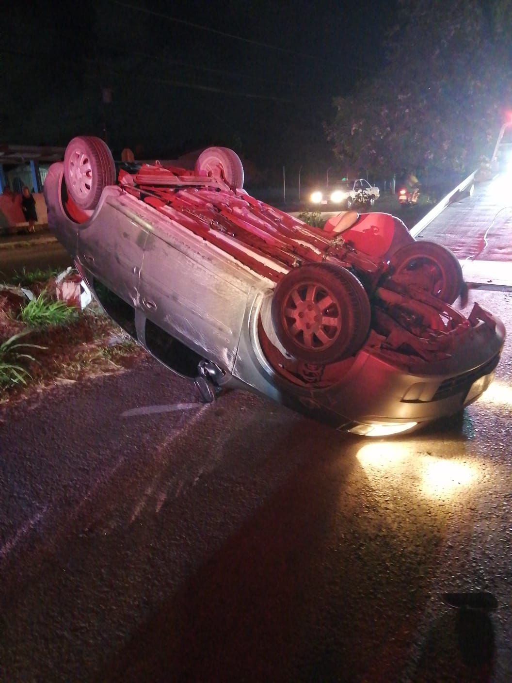 El automovilista salió con algunos golpes del accidente