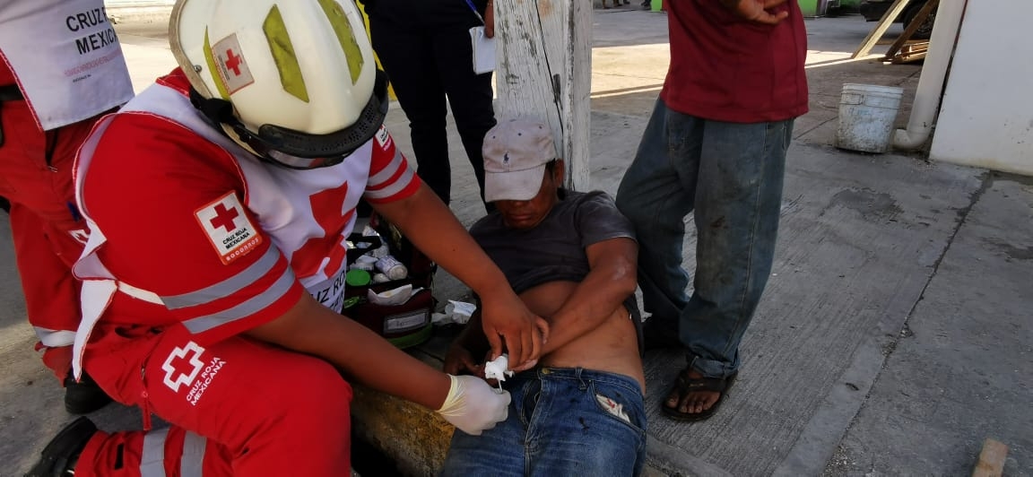 Hombre en situación de calle termina lesionado tras riña en Ciudad del Carmen