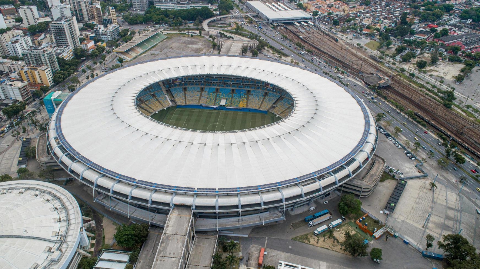 Equipo de futbol brasileño cumple sueño a aficionados de conocer el Estadio Maracaná: VIDEO