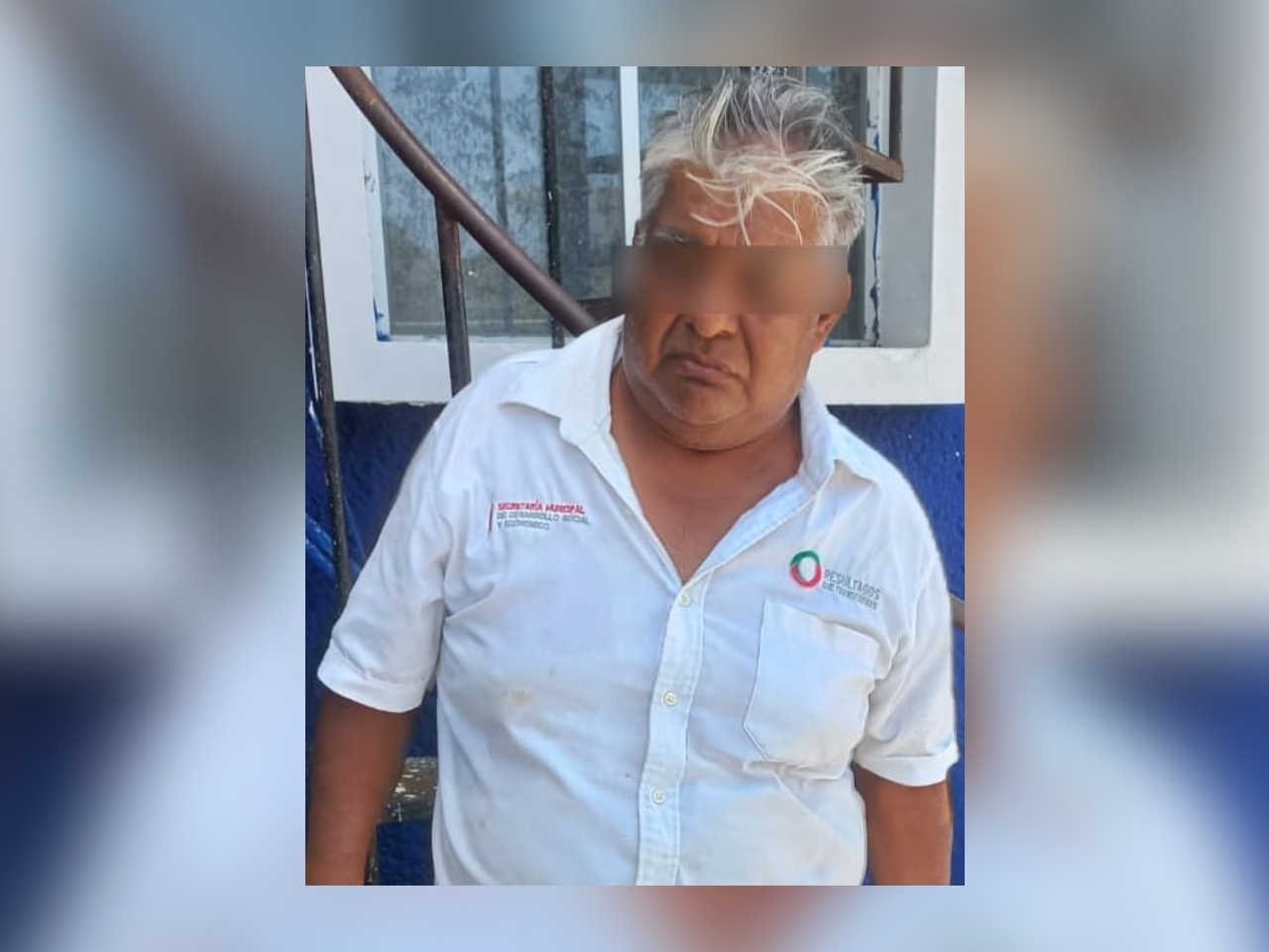 La camisa que portaba el falso funcionario del Ayuntamiento de Cancún pertenece a la administración 2013-2016