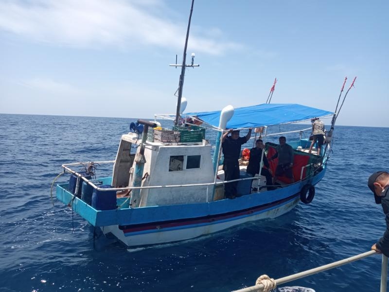 Marina rescata a pescadores a la deriva frente a las costas de Progreso