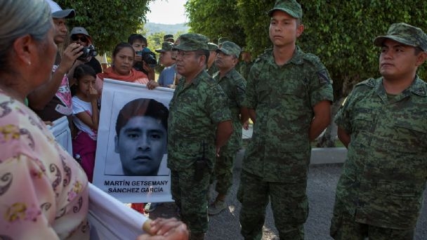 La FGR libera 83 órdenes de aprehensión contra militares y tropa de Guerrero por caso Ayotzinapa