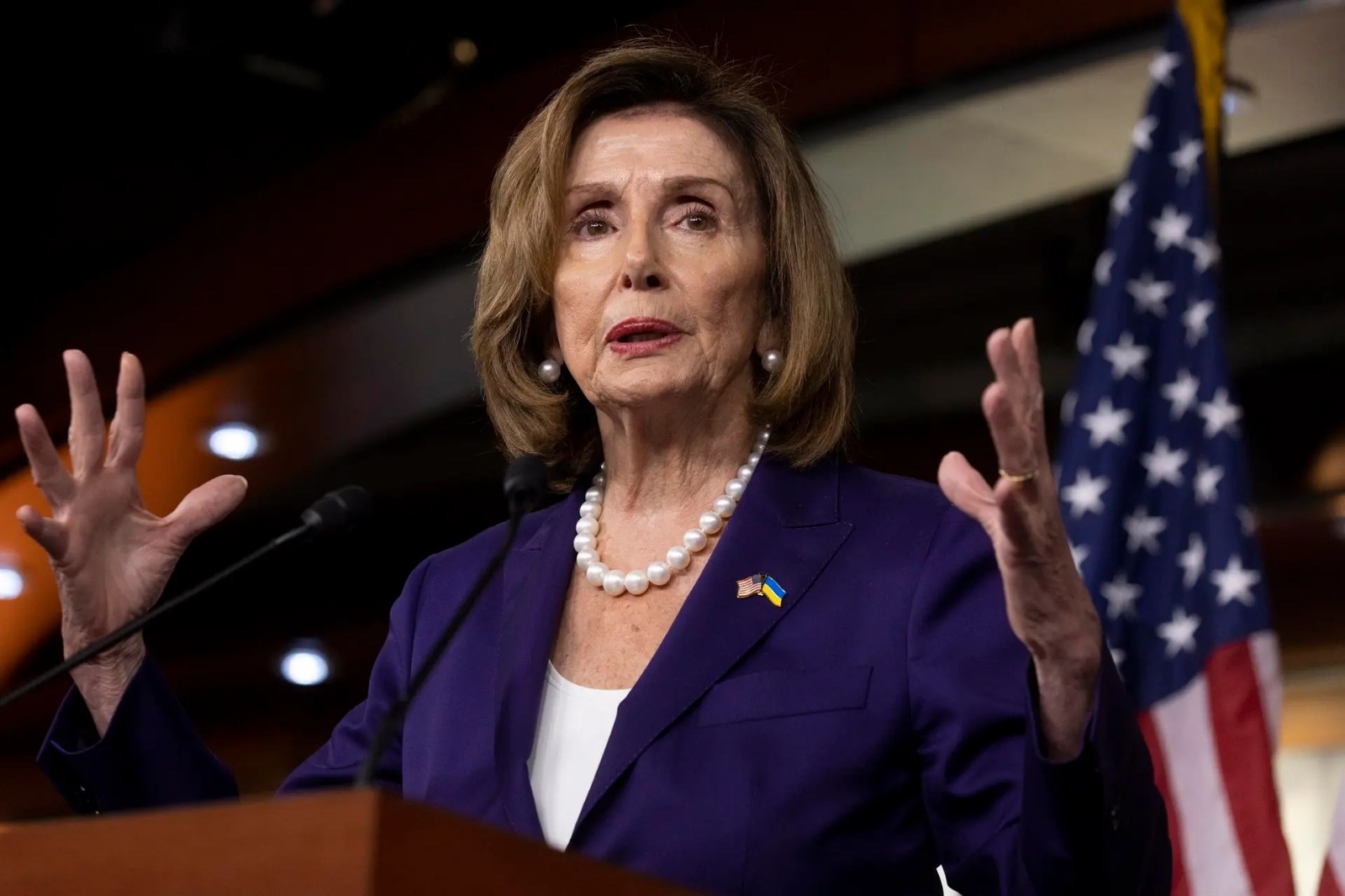 Arriba Nancy Pelosi al aeropuerto de Taipéi, en Taiwán