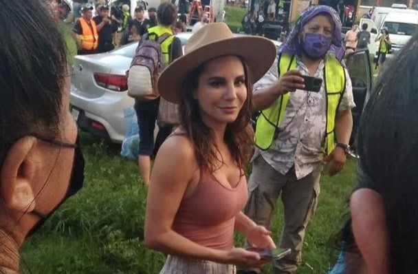 Martha Higareda graba en Yucatán, ¿Se tratará de la película que ella misma escribió?