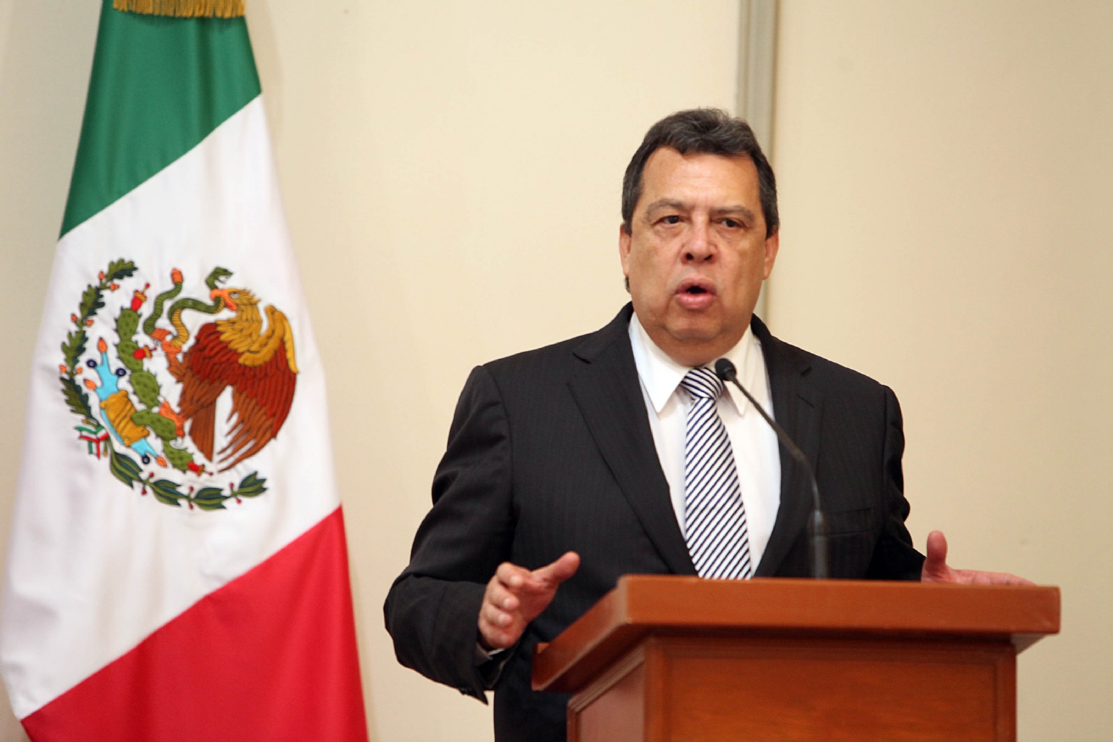 Exgobernador de Guerrero niega participación en caso Ayotzinapa