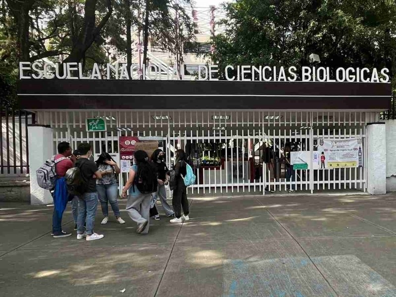 Alumnos de la Escuela Nacional de Ciencias Biológicas (ENCB), del Instituto Politécnico Nacional (IPN), se fueron a paro indefinido