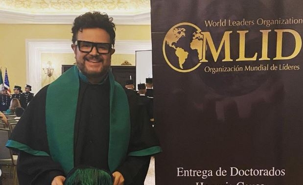 Reconocen a Aleks Syntek con el Doctorado Honoris Causa, ¿Qué significa?