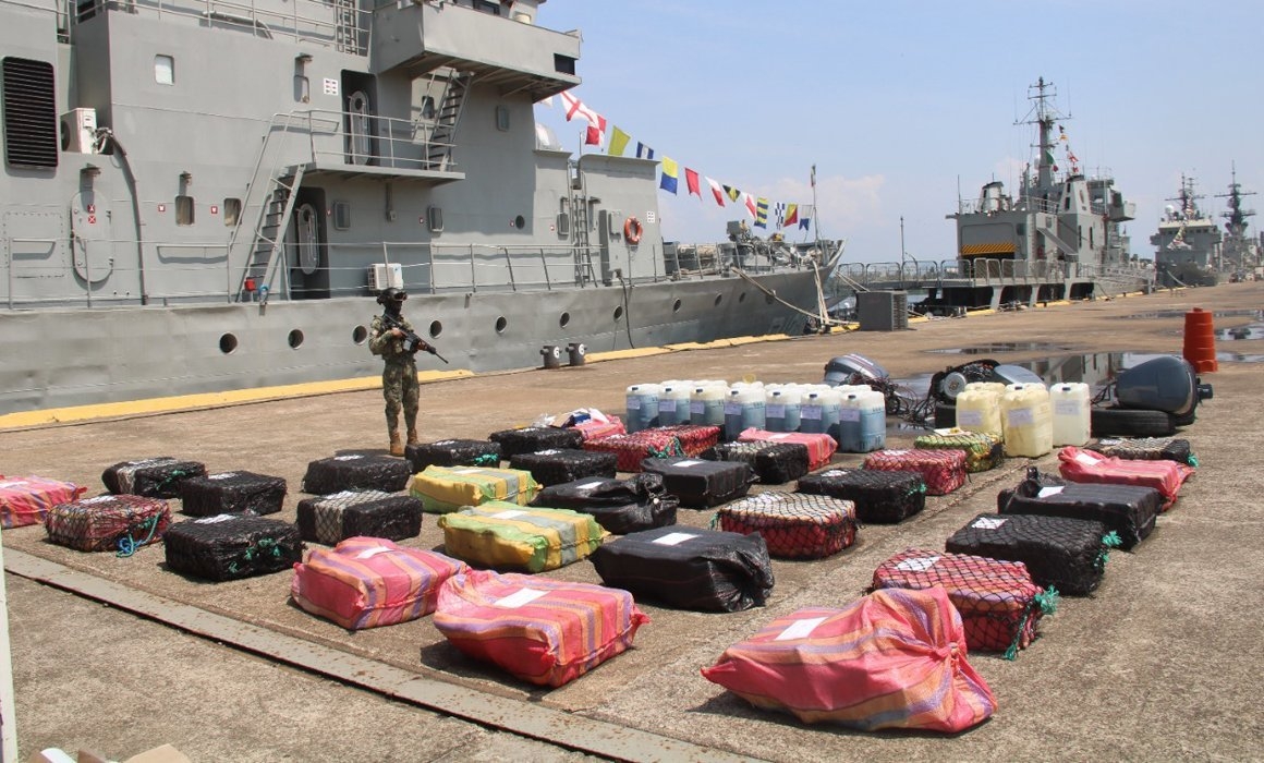 Semar asegura mil 600 kilos de presunta cocaína en Aquila, Michoacán