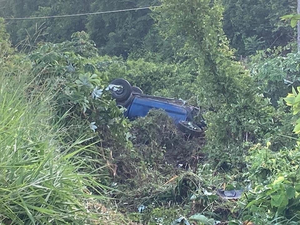 El vehículo fue visto por automovilistas en la carretera Chetumal-Bacalar, quienes dieron aviso al 911