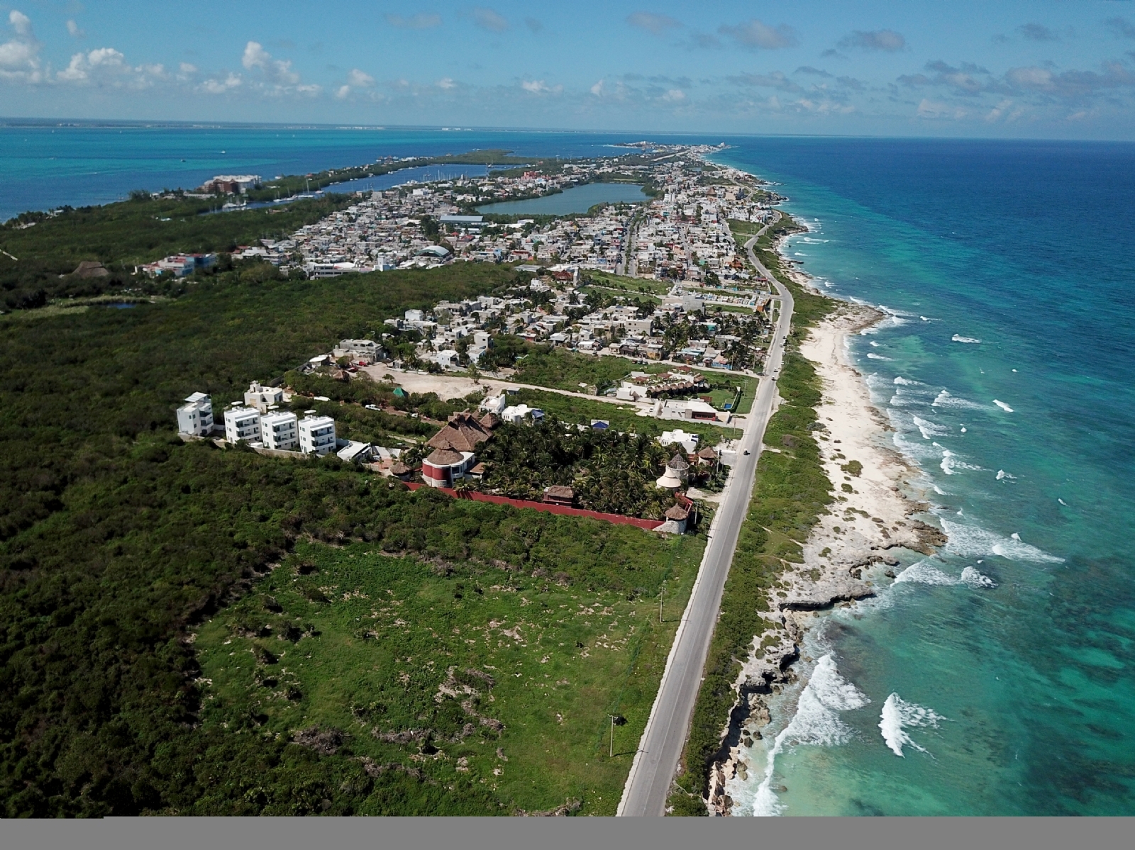 Isla Mujeres es uno de los destino turísticos de la Zona Norte de Quintana Roo, y la primera parte del territorio mexicano que diariamente recibe los primeros rayos del sol