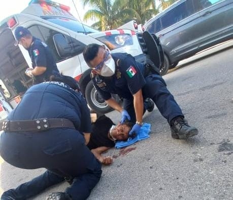 La persona salió disparada de su bicicleta al ser impactado. Foto: Jesús López