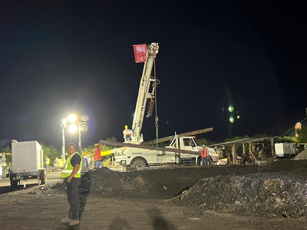 CFE apoya en rescate de mineros en Coahuila; pone a disposición personal y equipo