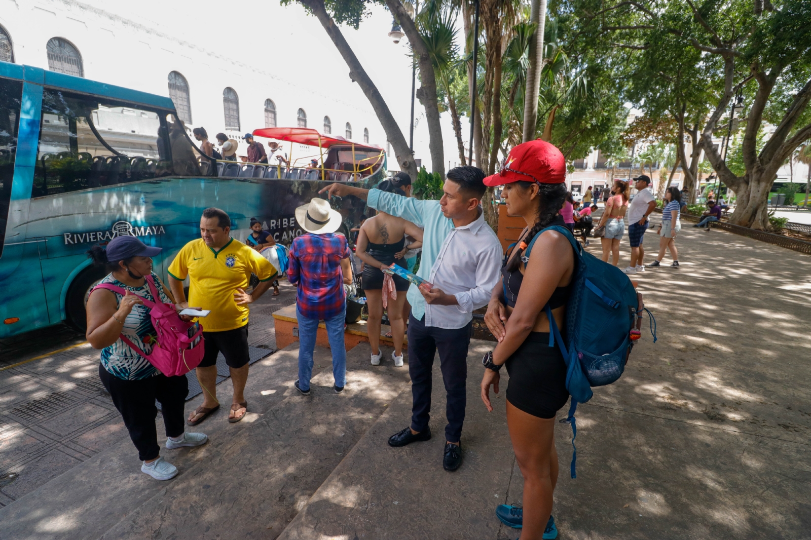 Guías 'patito' obligan a turistas a pagar 100 pesos por su servicio; denuncia cooperativa de Yucatán