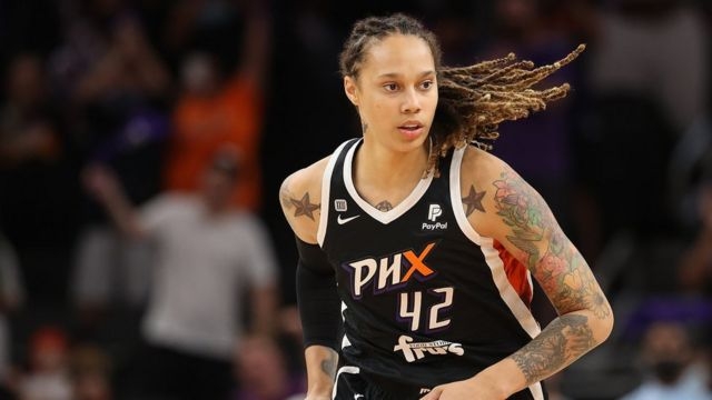 La razón por la que Brittney Griner, basquetbolista de EU, acabó en una cárcel rusa