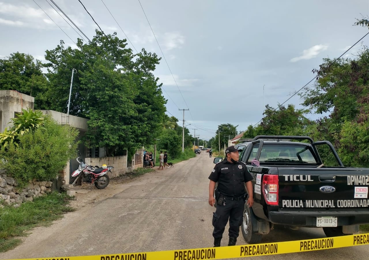 ¿Brujería? Hallan cráneo humano con un mensaje escrito en una calle en Ticul