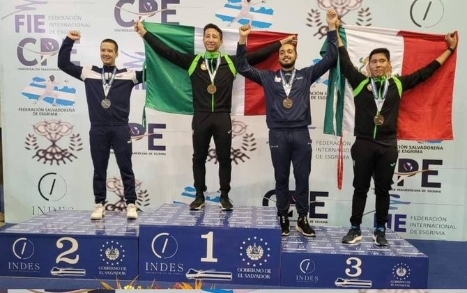 Leandro Sauri ganó el primer lugar en Espada Varónil del campeonato de Esgrima. Foto: Cortesía