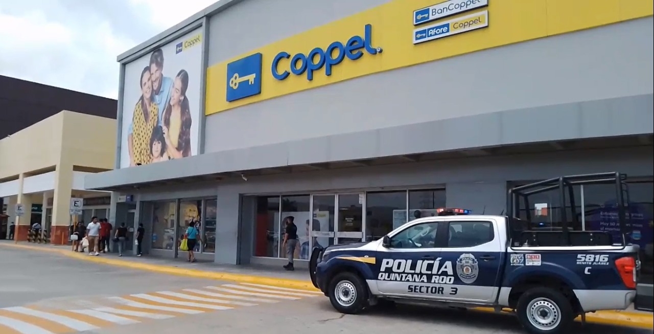 Abren boquete en una tienda Coppel y se llevan las ganancias del día en Cancún