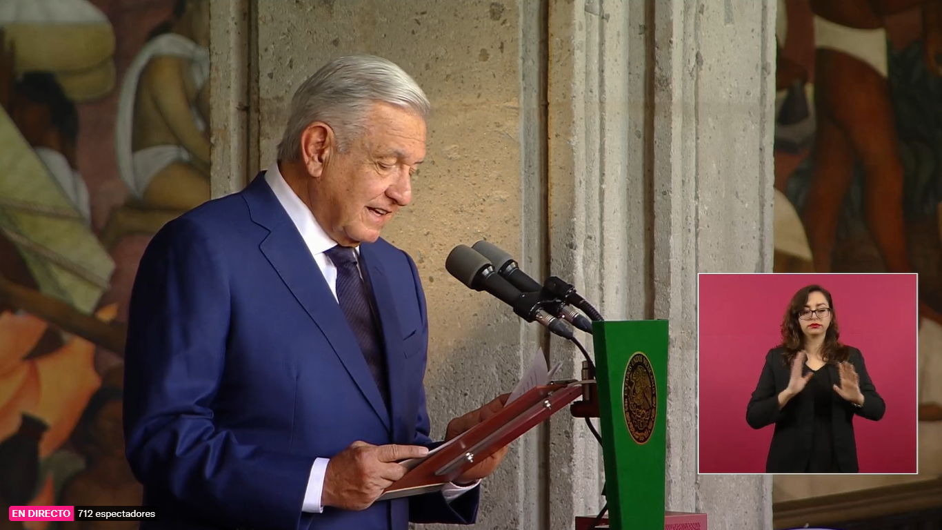 Funcionarios felicitan a Andrés Manuel López Obrador por su Cuarto Informe de Gobierno