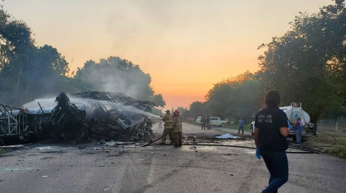 Abren circulación en carretera Victoria-Monterrey tras accidente donde murieron 18 pasajeros