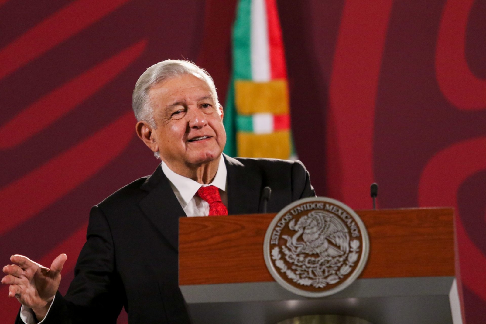 AMLO aseguró que ya se abrió una investigación sobre el percance que dejó 20 personas sin vida.
