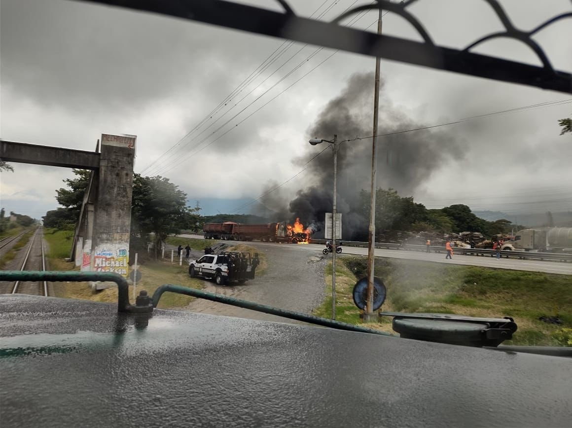 Así se entregaron los presuntos delincuentes a los elementos de la Marina en Orizaba: VIDEO